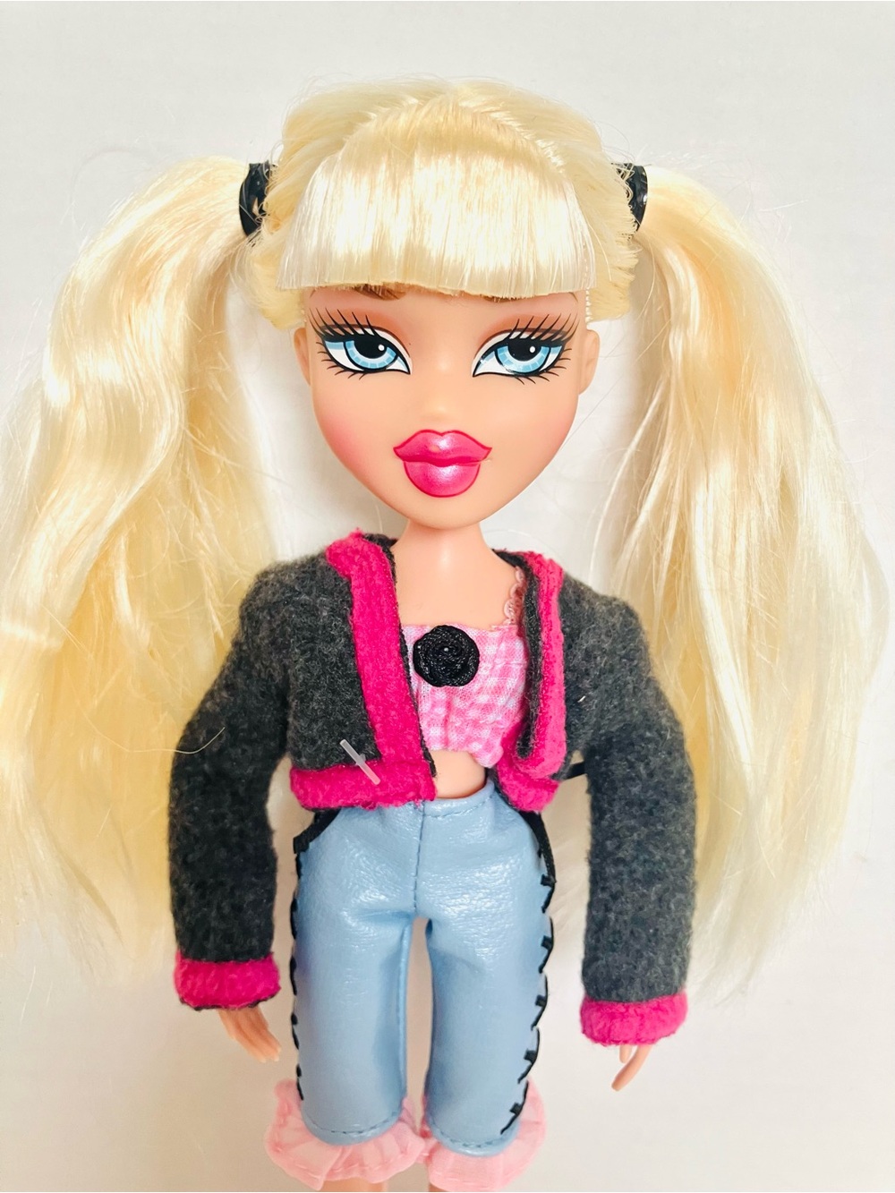 Bratz Goin Out Cloe Fashion Doll MGA No Accessories